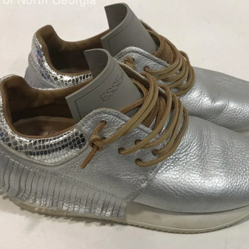 Women’s Esseutesse Silver Pebbled Grain Leather Fringe Sneakers Size 37